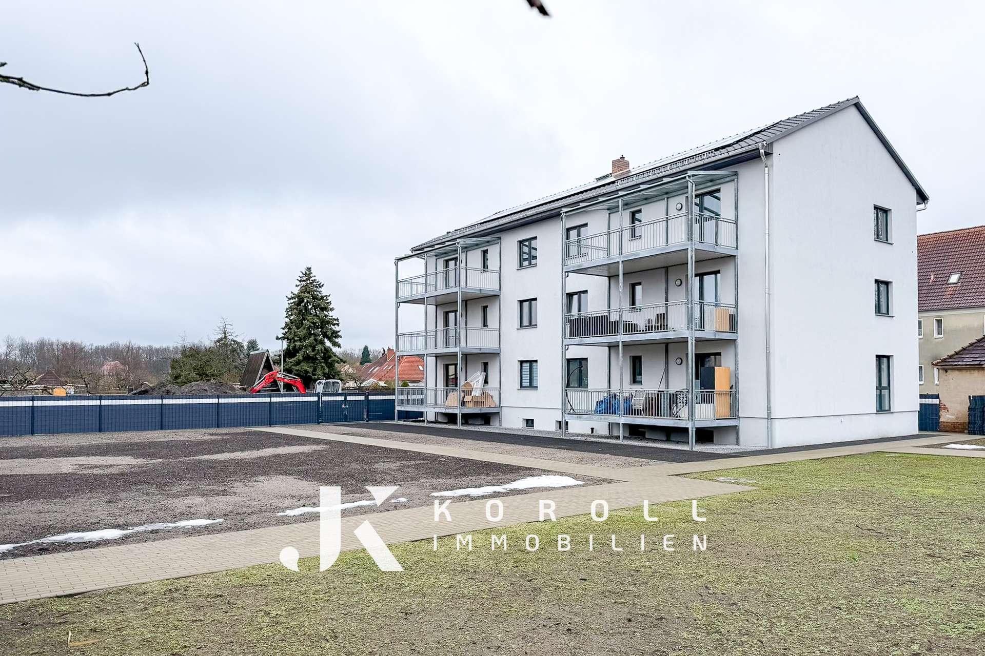 großzügige Außenanlagen