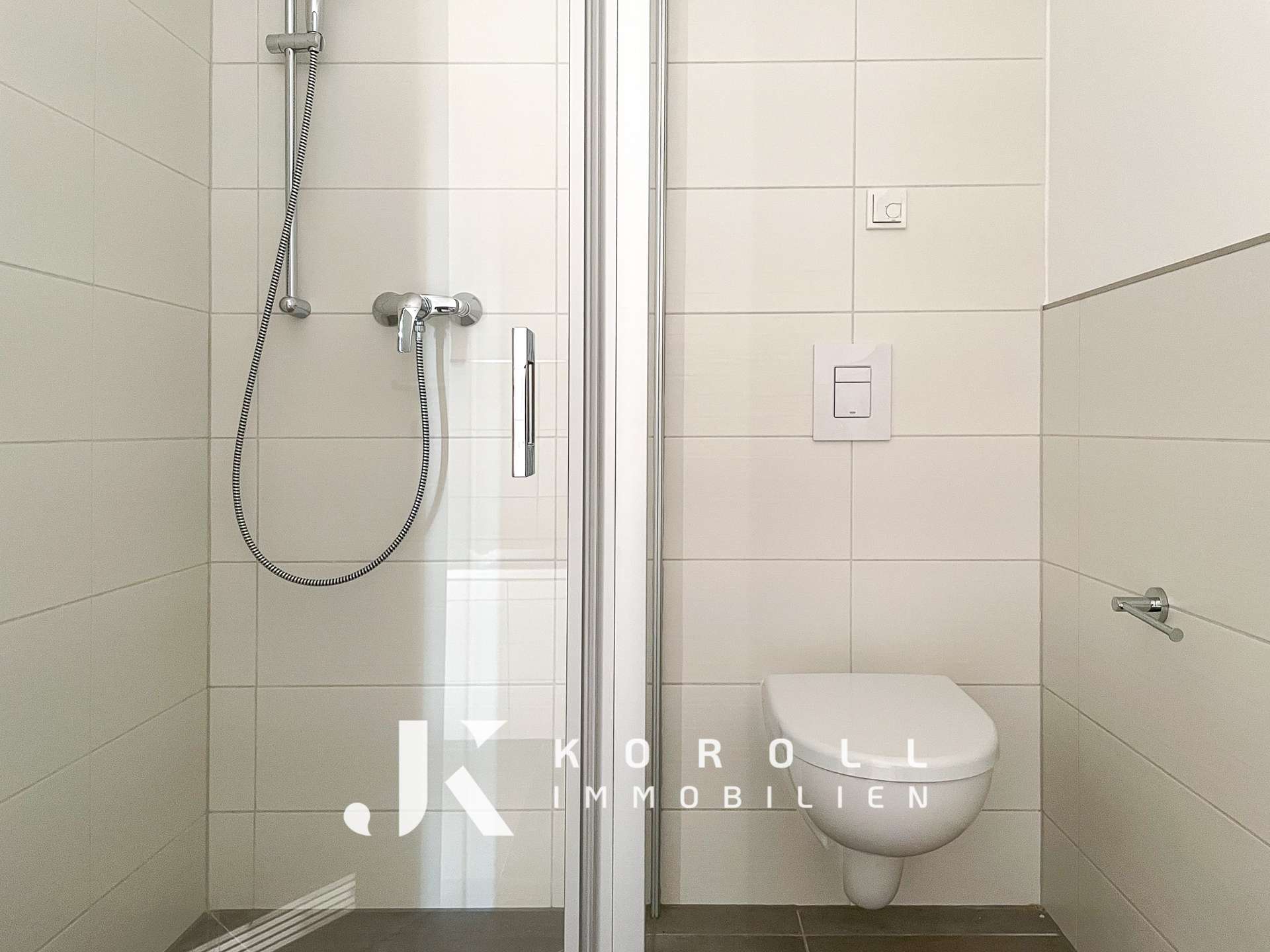 Bad mit Wanne Dusche 