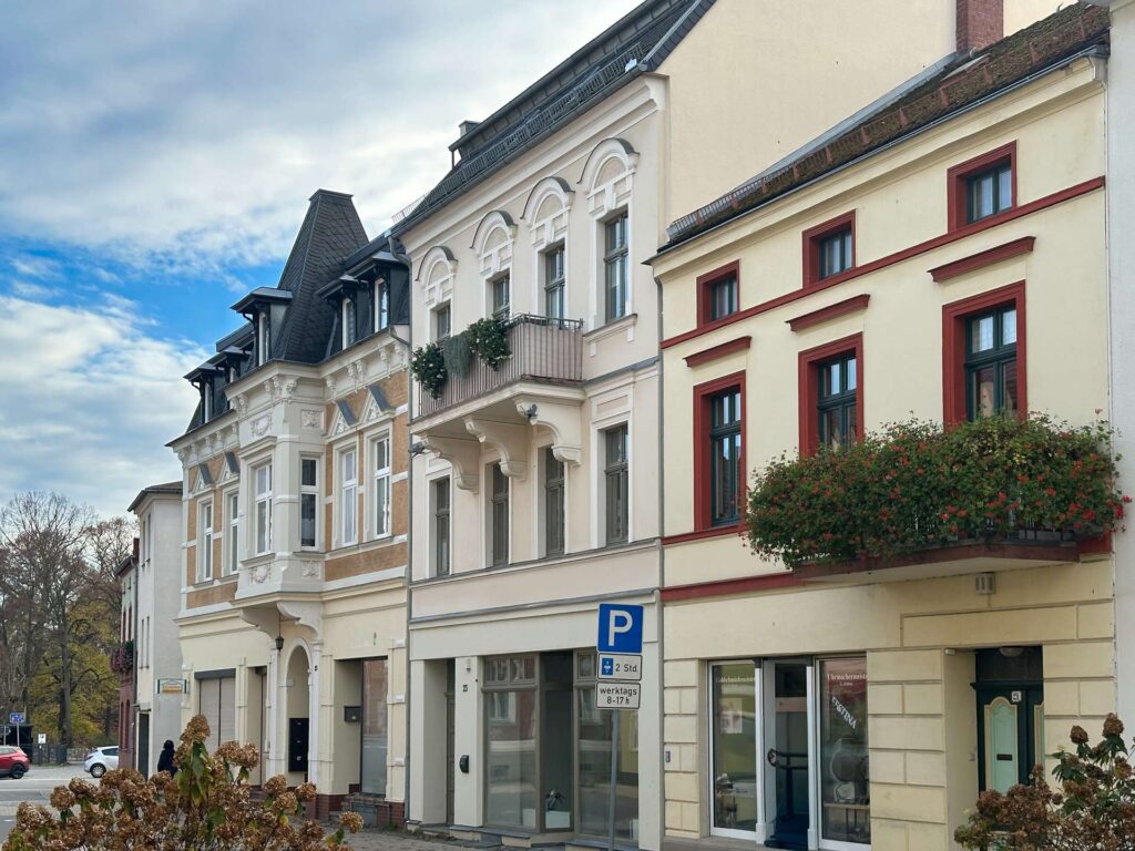 Historischer Blickfang in Bestlage: 100 m² Laden/Büro in der Schloßstraße