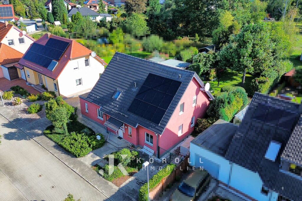 Wo Pläne Platz finden: Großzügig wohnen mit moderner Haustechnik und Traumgarten